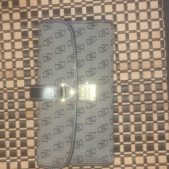 Wallet - Picture 2 of 2